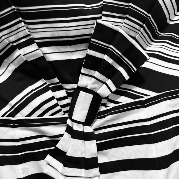 NWOT Calvin Klein Strapless Dress with Bow Size 10 - Picture 3 of 5